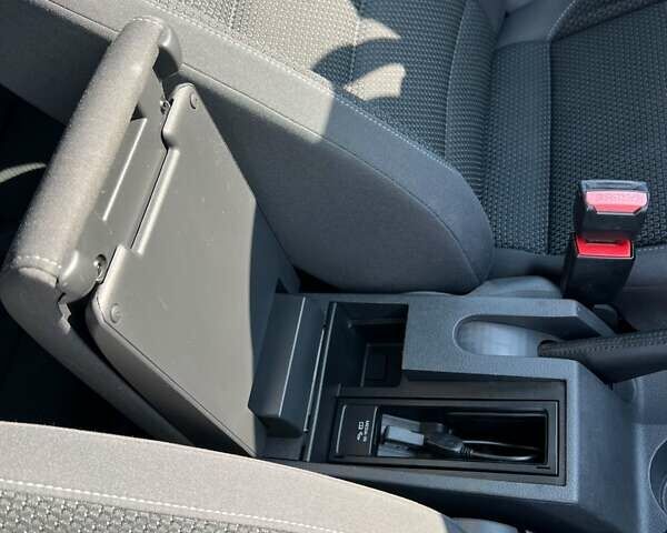 Черный Фольксваген Туран, объемом двигателя 1.6 л и пробегом 295 тыс. км за 12100 $, фото 20 на Automoto.ua