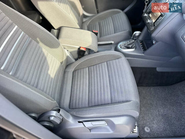 Черный Фольксваген Туран, объемом двигателя 1.97 л и пробегом 223 тыс. км за 13450 $, фото 27 на Automoto.ua