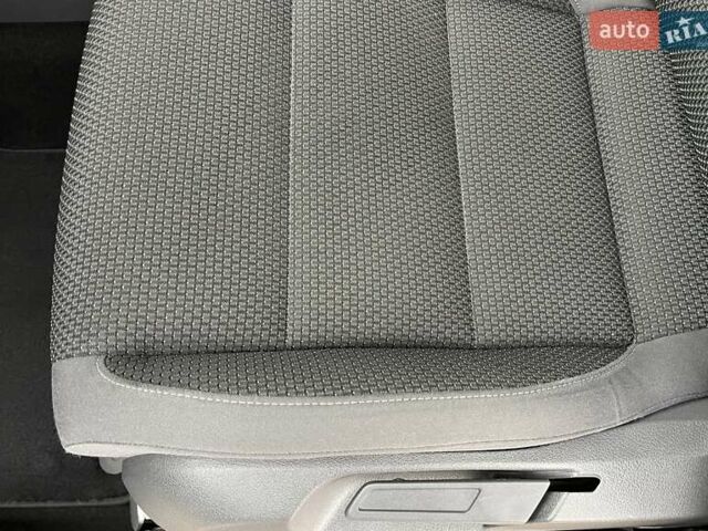 Черный Фольксваген Туран, объемом двигателя 1.4 л и пробегом 207 тыс. км за 10777 $, фото 55 на Automoto.ua