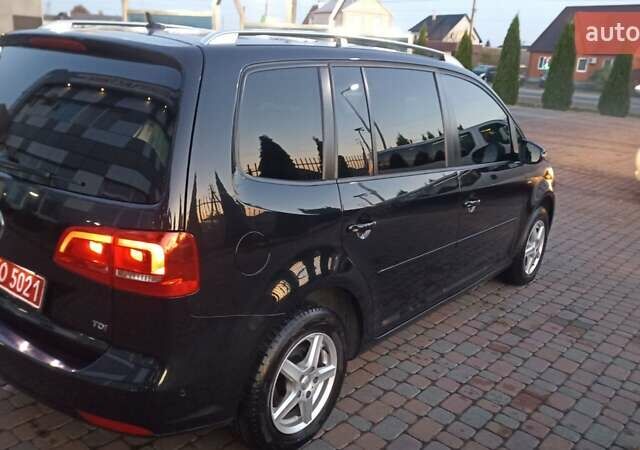 Черный Фольксваген Туран, объемом двигателя 1.6 л и пробегом 165 тыс. км за 13250 $, фото 52 на Automoto.ua