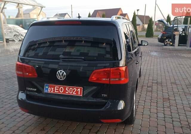 Черный Фольксваген Туран, объемом двигателя 1.6 л и пробегом 165 тыс. км за 13250 $, фото 13 на Automoto.ua