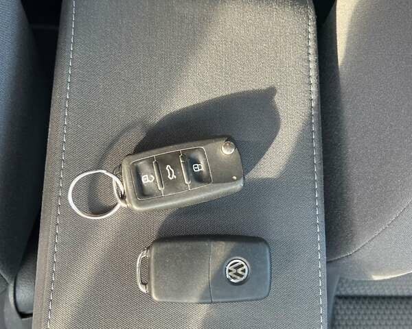 Черный Фольксваген Туран, объемом двигателя 1.6 л и пробегом 295 тыс. км за 12100 $, фото 22 на Automoto.ua