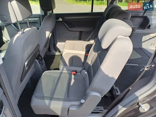 Черный Фольксваген Туран, объемом двигателя 1.97 л и пробегом 128 тыс. км за 15800 $, фото 20 на Automoto.ua