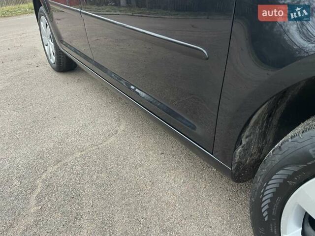 Черный Фольксваген Туран, объемом двигателя 1.4 л и пробегом 207 тыс. км за 10777 $, фото 91 на Automoto.ua