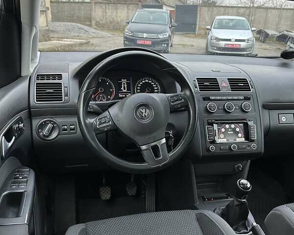 Чорний Фольксваген Туран, об'ємом двигуна 2 л та пробігом 248 тис. км за 13150 $, фото 11 на Automoto.ua