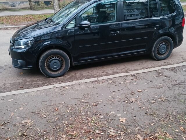 Черный Фольксваген Туран, объемом двигателя 1.6 л и пробегом 293 тыс. км за 10500 $, фото 2 на Automoto.ua