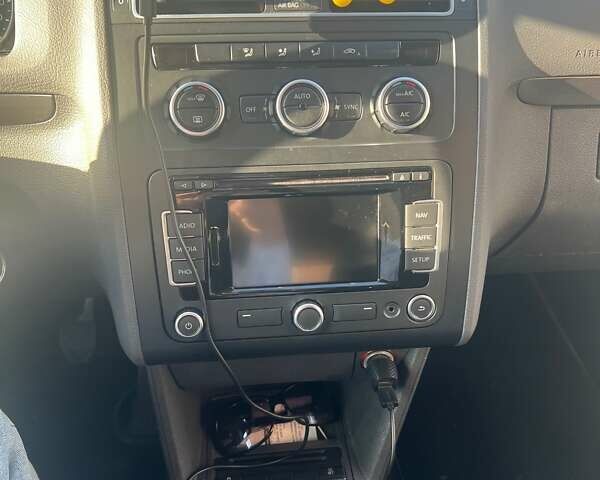 Черный Фольксваген Туран, объемом двигателя 1.6 л и пробегом 295 тыс. км за 12100 $, фото 18 на Automoto.ua