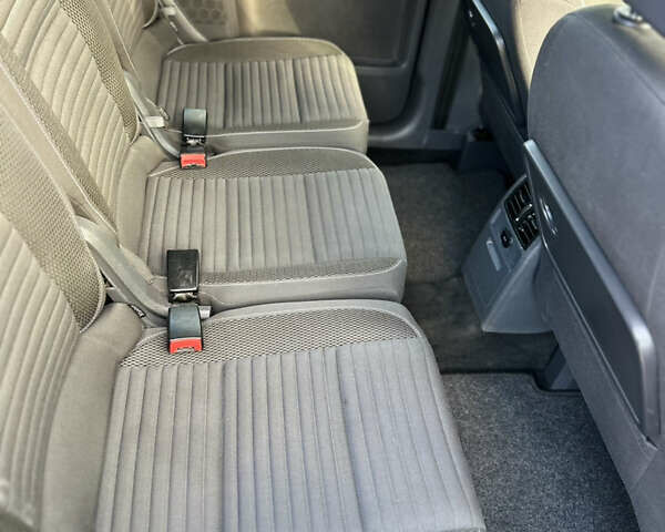 Черный Фольксваген Туран, объемом двигателя 1.97 л и пробегом 223 тыс. км за 13450 $, фото 21 на Automoto.ua