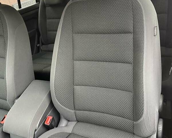 Черный Фольксваген Туран, объемом двигателя 1.4 л и пробегом 207 тыс. км за 10777 $, фото 50 на Automoto.ua