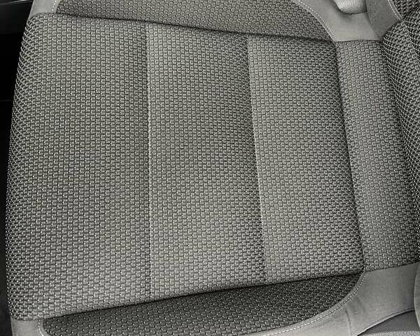 Черный Фольксваген Туран, объемом двигателя 1.4 л и пробегом 207 тыс. км за 10777 $, фото 62 на Automoto.ua