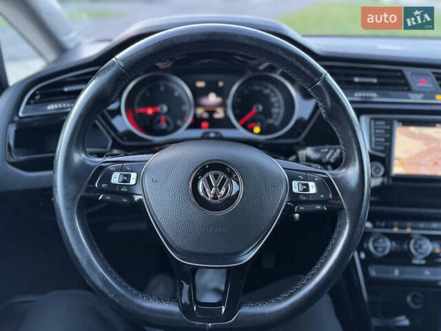 Черный Фольксваген Туран, объемом двигателя 1.97 л и пробегом 260 тыс. км за 15499 $, фото 66 на Automoto.ua