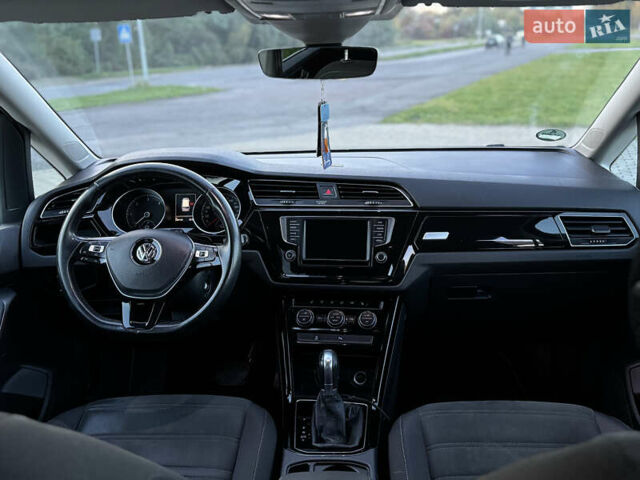 Черный Фольксваген Туран, объемом двигателя 1.97 л и пробегом 260 тыс. км за 15499 $, фото 63 на Automoto.ua