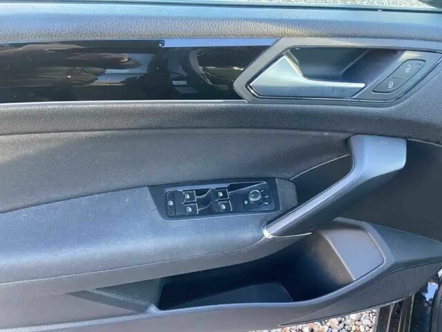 Черный Фольксваген Туран, объемом двигателя 1.5 л и пробегом 79 тыс. км за 5500 $, фото 9 на Automoto.ua