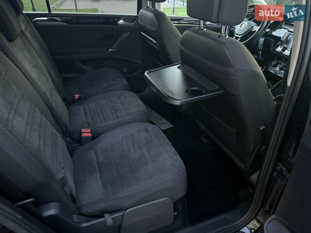 Чорний Фольксваген Туран, об'ємом двигуна 2 л та пробігом 239 тис. км за 16250 $, фото 52 на Automoto.ua