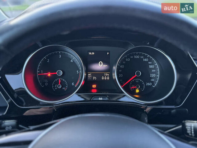 Черный Фольксваген Туран, объемом двигателя 1.97 л и пробегом 260 тыс. км за 15499 $, фото 65 на Automoto.ua