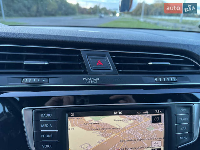 Черный Фольксваген Туран, объемом двигателя 1.97 л и пробегом 260 тыс. км за 15499 $, фото 71 на Automoto.ua