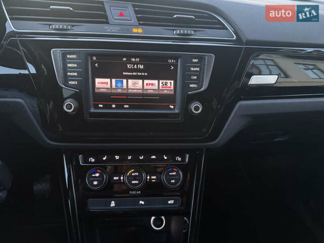 Чорний Фольксваген Туран, об'ємом двигуна 2 л та пробігом 239 тис. км за 16250 $, фото 31 на Automoto.ua