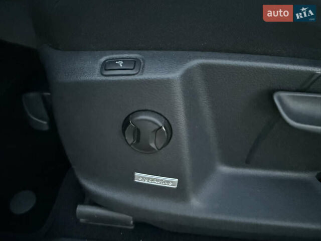 Чорний Фольксваген Туран, об'ємом двигуна 2 л та пробігом 239 тис. км за 16250 $, фото 46 на Automoto.ua