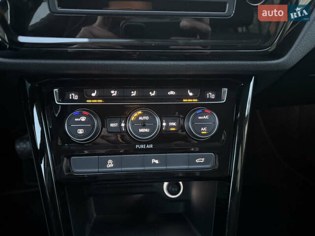 Чорний Фольксваген Туран, об'ємом двигуна 2 л та пробігом 239 тис. км за 16250 $, фото 36 на Automoto.ua