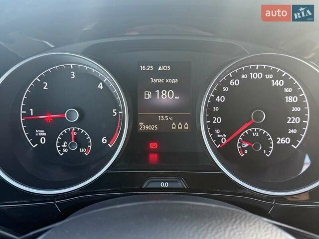 Чорний Фольксваген Туран, об'ємом двигуна 2 л та пробігом 239 тис. км за 16250 $, фото 30 на Automoto.ua