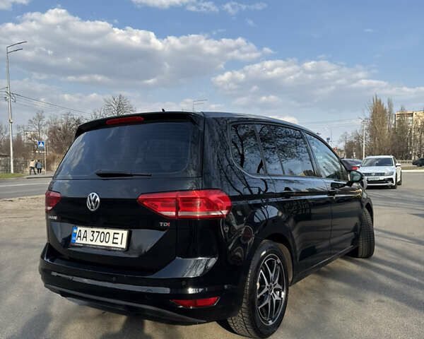 Черный Фольксваген Туран, объемом двигателя 1.6 л и пробегом 300 тыс. км за 13500 $, фото 4 на Automoto.ua