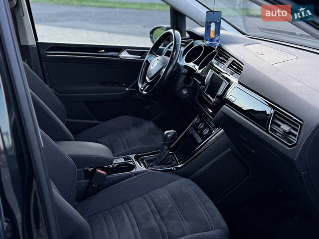 Черный Фольксваген Туран, объемом двигателя 1.97 л и пробегом 260 тыс. км за 15499 $, фото 56 на Automoto.ua