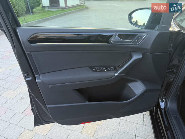 Чорний Фольксваген Туран, об'ємом двигуна 2 л та пробігом 239 тис. км за 16250 $, фото 42 на Automoto.ua