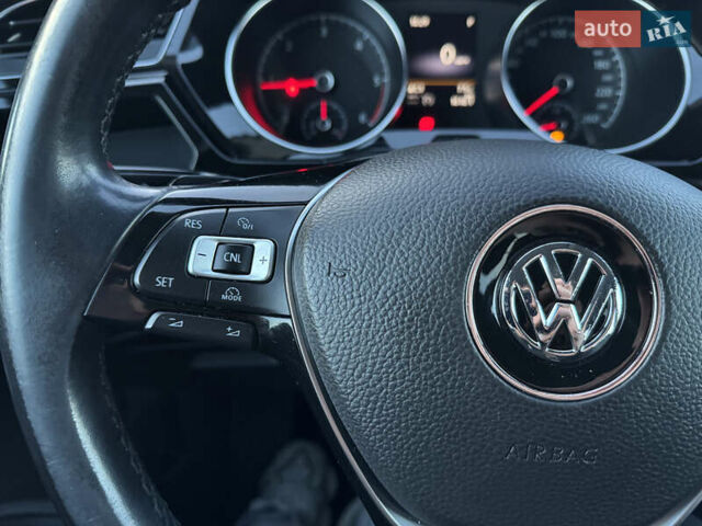 Черный Фольксваген Туран, объемом двигателя 1.97 л и пробегом 260 тыс. км за 15499 $, фото 67 на Automoto.ua