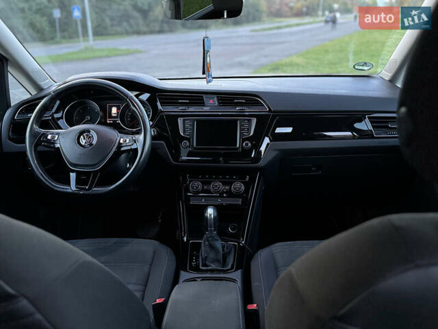 Черный Фольксваген Туран, объемом двигателя 1.97 л и пробегом 260 тыс. км за 15499 $, фото 64 на Automoto.ua