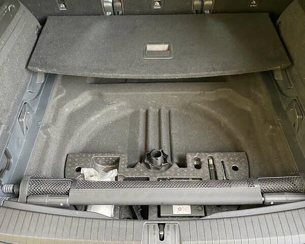 Черный Фольксваген Туран, объемом двигателя 1.97 л и пробегом 242 тыс. км за 14200 $, фото 54 на Automoto.ua