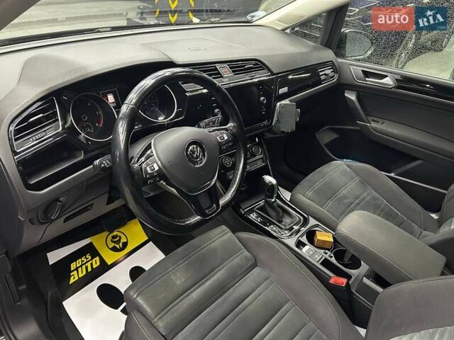 Черный Фольксваген Туран, объемом двигателя 2 л и пробегом 268 тыс. км за 19400 $, фото 7 на Automoto.ua