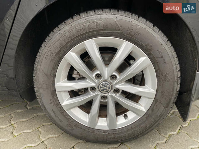 Черный Фольксваген Туран, объемом двигателя 1.97 л и пробегом 242 тыс. км за 14200 $, фото 7 на Automoto.ua