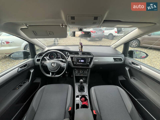 Черный Фольксваген Туран, объемом двигателя 1.6 л и пробегом 197 тыс. км за 14599 $, фото 17 на Automoto.ua