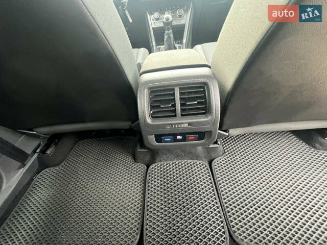 Черный Фольксваген Туран, объемом двигателя 1.6 л и пробегом 197 тыс. км за 14599 $, фото 28 на Automoto.ua