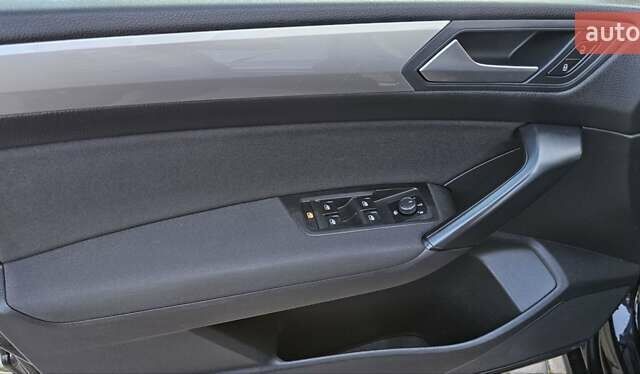 Черный Фольксваген Туран, объемом двигателя 1.6 л и пробегом 197 тыс. км за 14650 $, фото 20 на Automoto.ua