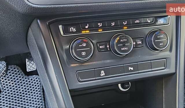 Черный Фольксваген Туран, объемом двигателя 1.6 л и пробегом 197 тыс. км за 14650 $, фото 26 на Automoto.ua