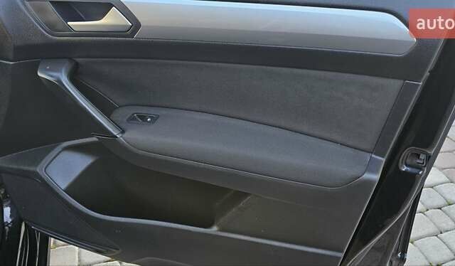 Черный Фольксваген Туран, объемом двигателя 1.6 л и пробегом 197 тыс. км за 14650 $, фото 39 на Automoto.ua