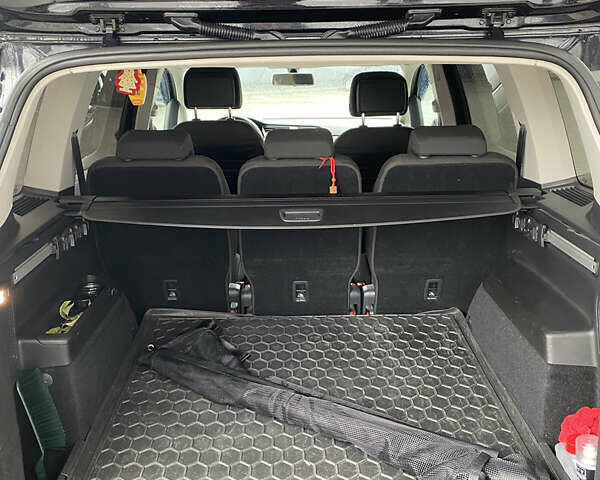 Черный Фольксваген Туран, объемом двигателя 1.97 л и пробегом 242 тыс. км за 14200 $, фото 12 на Automoto.ua