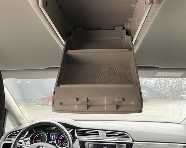 Черный Фольксваген Туран, объемом двигателя 1.97 л и пробегом 242 тыс. км за 14200 $, фото 47 на Automoto.ua