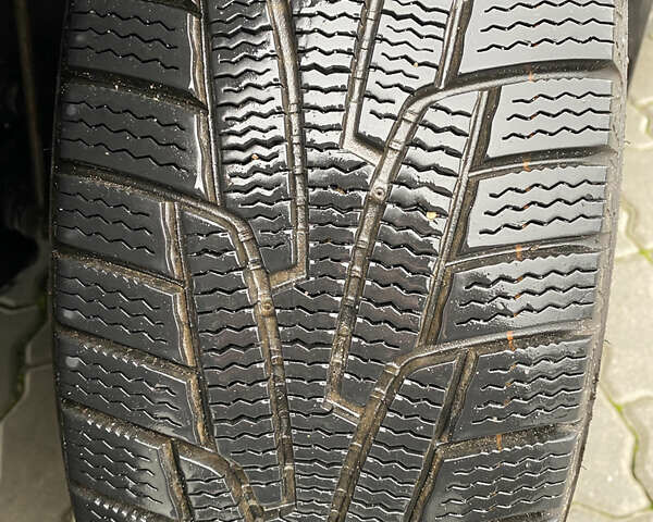 Черный Фольксваген Туран, объемом двигателя 1.97 л и пробегом 242 тыс. км за 14200 $, фото 6 на Automoto.ua