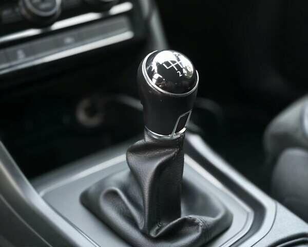 Чорний Фольксваген Туран, об'ємом двигуна 1.97 л та пробігом 240 тис. км за 14700 $, фото 9 на Automoto.ua