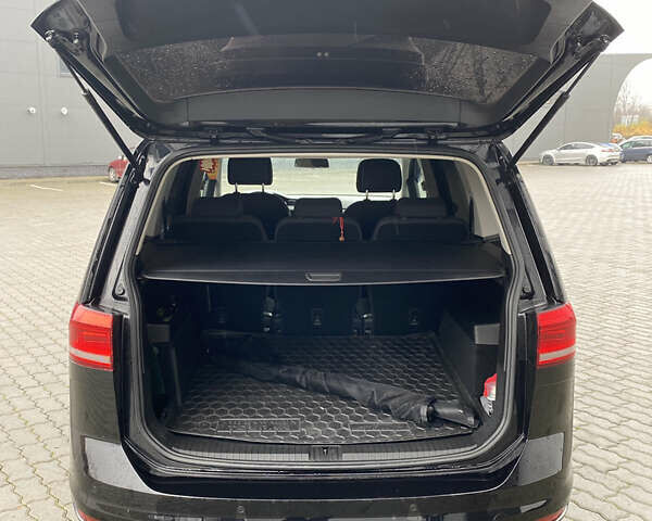 Черный Фольксваген Туран, объемом двигателя 1.97 л и пробегом 242 тыс. км за 14200 $, фото 11 на Automoto.ua