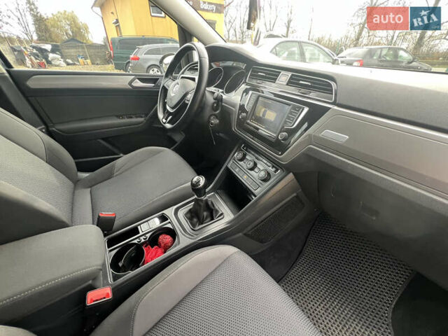 Черный Фольксваген Туран, объемом двигателя 1.6 л и пробегом 197 тыс. км за 14599 $, фото 16 на Automoto.ua