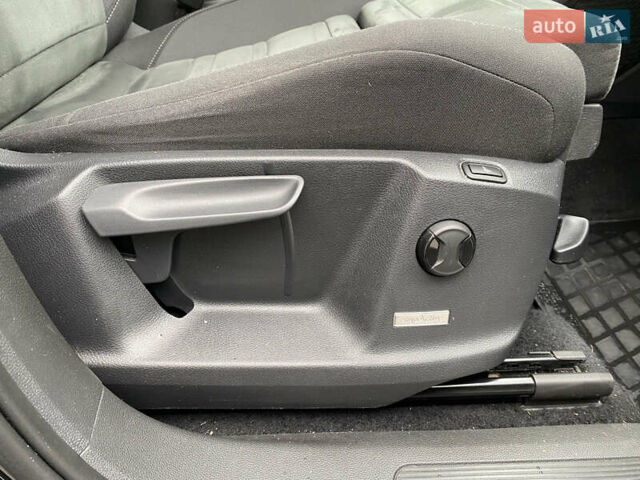 Черный Фольксваген Туран, объемом двигателя 1.97 л и пробегом 242 тыс. км за 14200 $, фото 27 на Automoto.ua