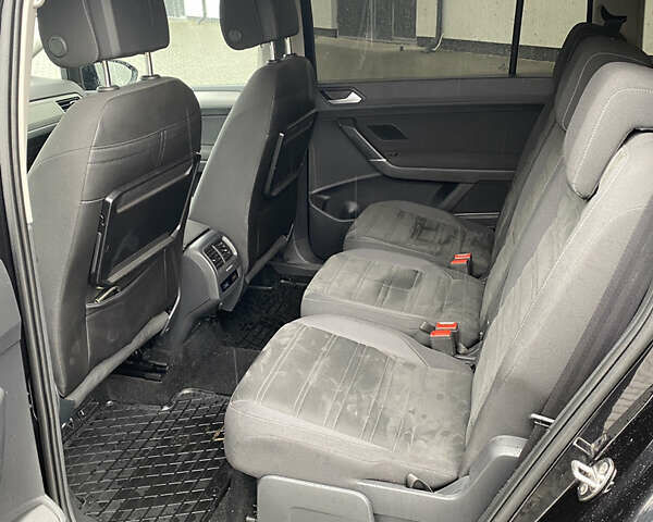 Черный Фольксваген Туран, объемом двигателя 1.97 л и пробегом 242 тыс. км за 14200 $, фото 16 на Automoto.ua