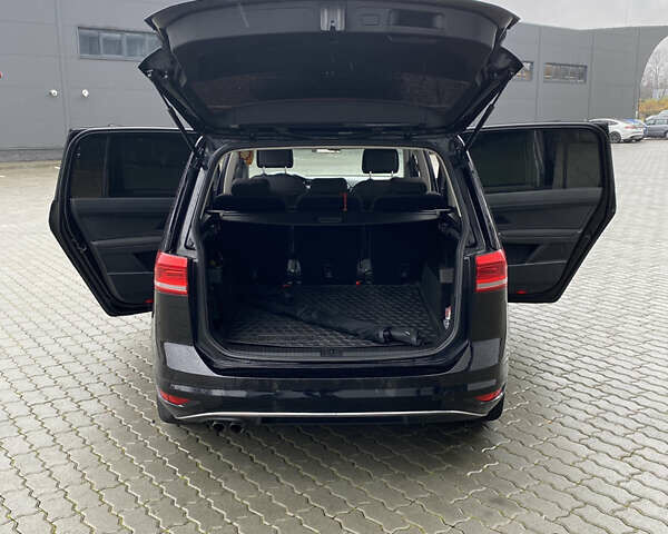 Черный Фольксваген Туран, объемом двигателя 1.97 л и пробегом 242 тыс. км за 14200 $, фото 34 на Automoto.ua