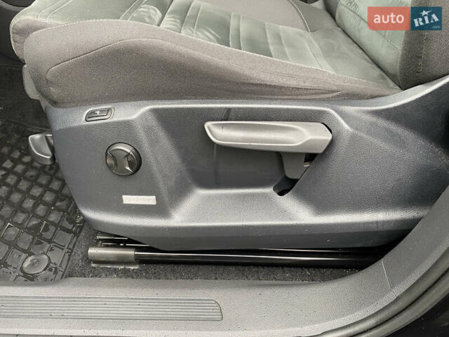 Черный Фольксваген Туран, объемом двигателя 1.97 л и пробегом 242 тыс. км за 14200 $, фото 23 на Automoto.ua