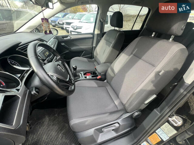 Черный Фольксваген Туран, объемом двигателя 1.6 л и пробегом 197 тыс. км за 14599 $, фото 13 на Automoto.ua