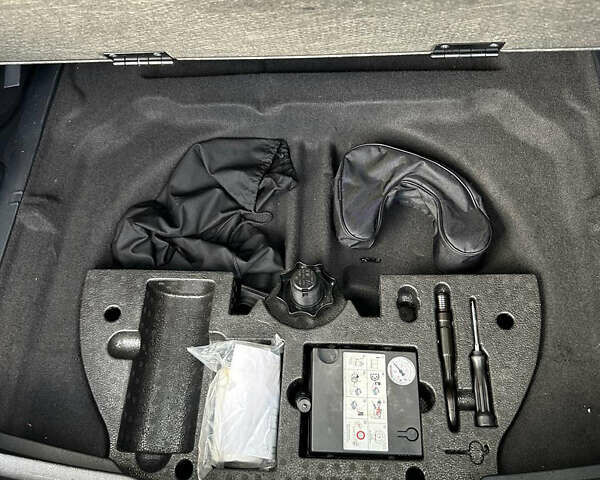 Чорний Фольксваген Туран, об'ємом двигуна 1.97 л та пробігом 260 тис. км за 18000 $, фото 21 на Automoto.ua