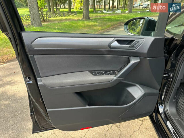 Чорний Фольксваген Туран, об'ємом двигуна 1.97 л та пробігом 260 тис. км за 18000 $, фото 12 на Automoto.ua